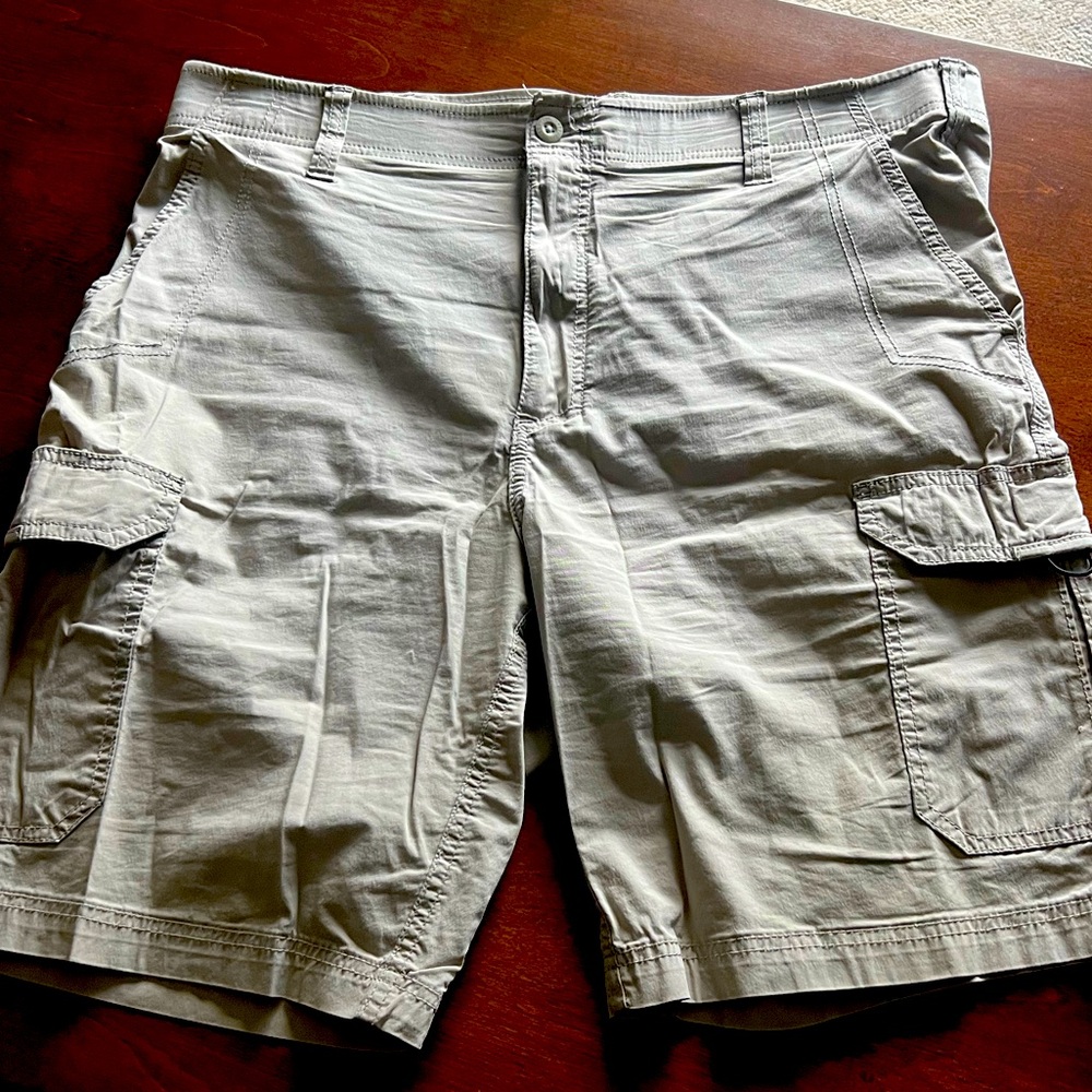 Men's Tan Cargo Shorts